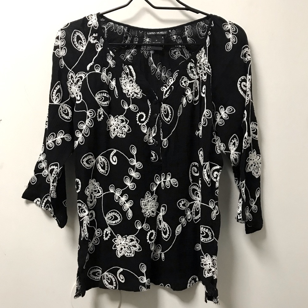 Beautiful Black & White Embroidered Floral Shirt! - Picture 2 of 8